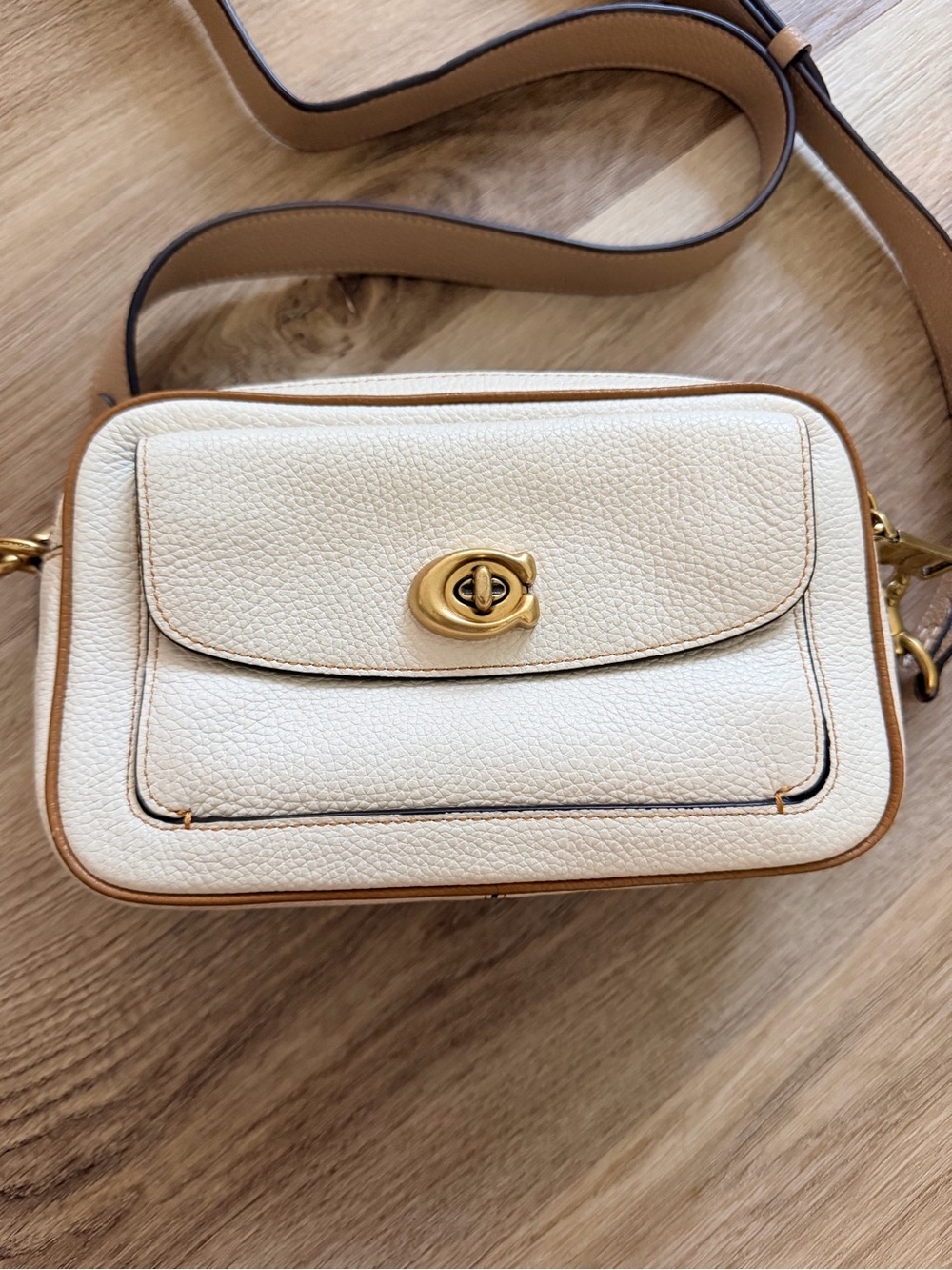 Coach Pebbled Leather Camera Bag in Cream Chalk - Picture 3 of 11